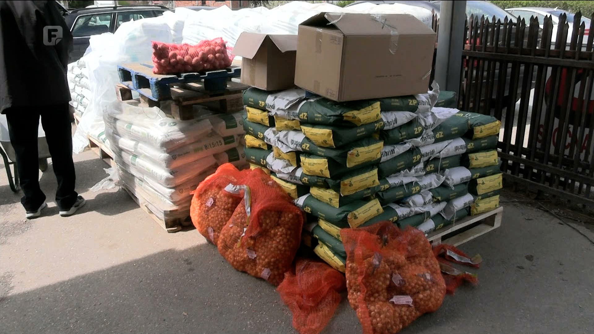 Sjeme i đubrivo poljoprivrednim proizvođačima u Bratuncu